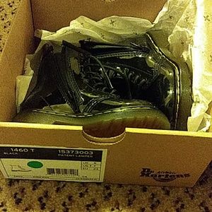 Dr.martens size7 toddler girl black patent leather